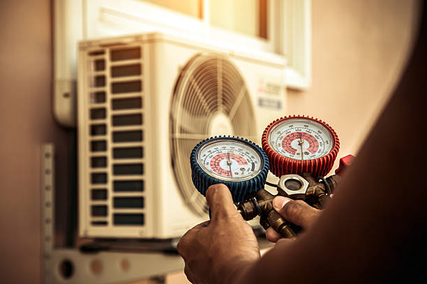 Professional Hvac technician working in Henderson, CO